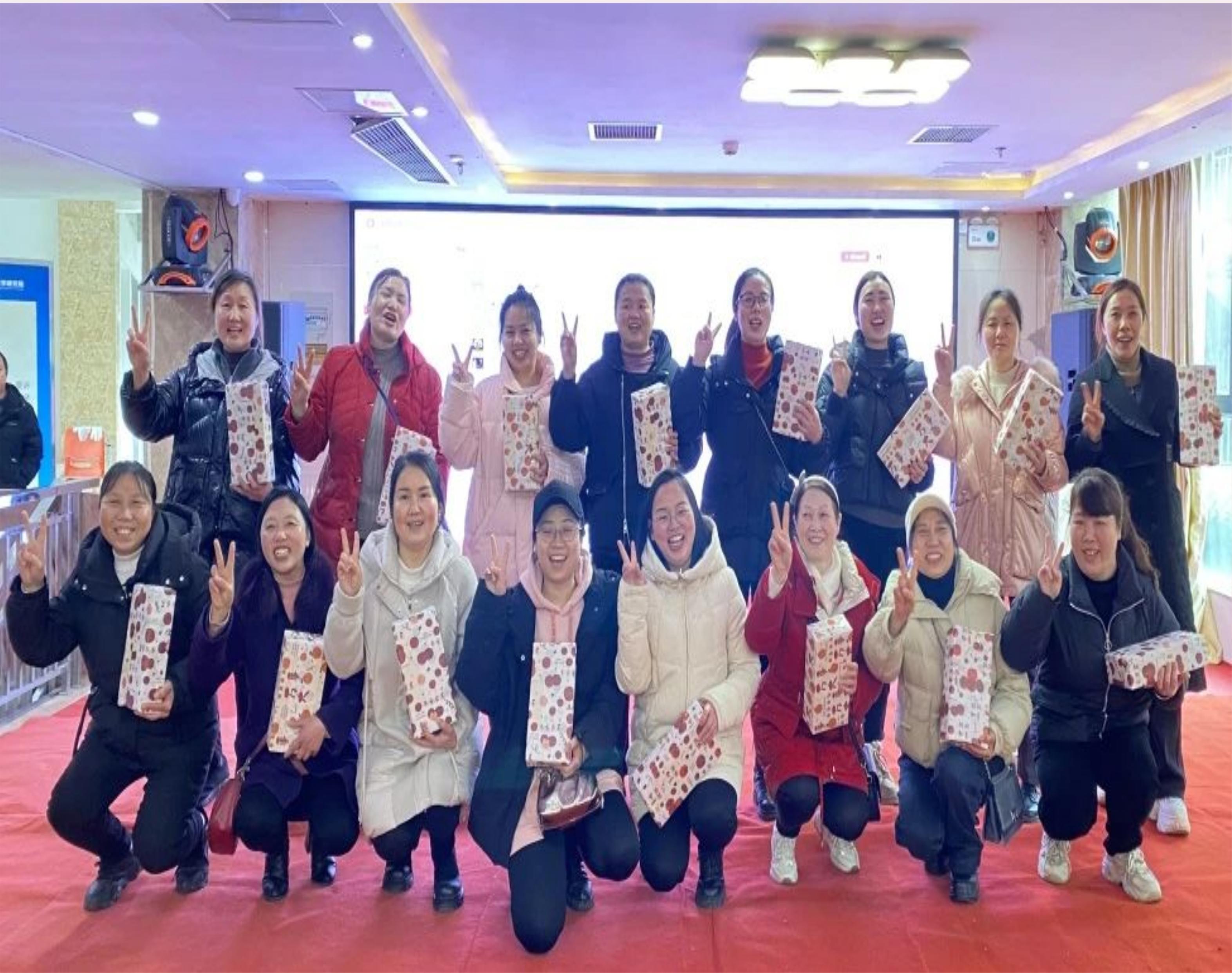 百年集團共慶“三八”女神節(jié)，演繹女性風采與和諧旋律